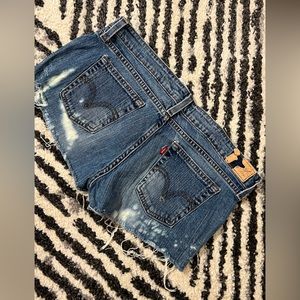 Low rise Levis cut off shorts